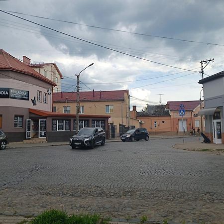 Apartments On Beregovskaya 3 Mukacheve Bagian luar foto