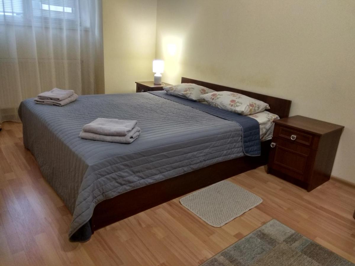 Apartments On Beregovskaya 3 Mukacheve Bagian luar foto