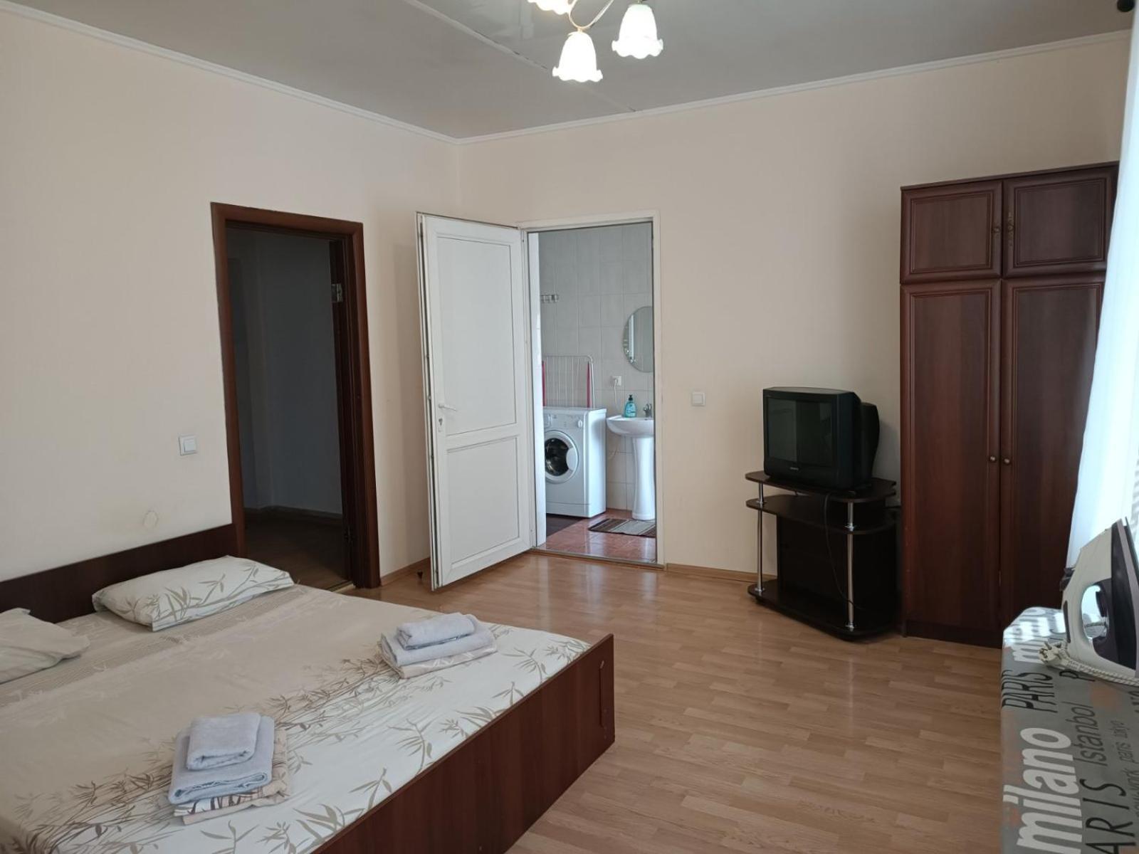 Apartments On Beregovskaya 3 Mukacheve Bagian luar foto
