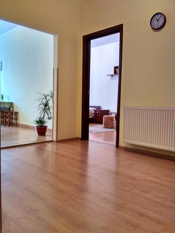 Apartments On Beregovskaya 3 Mukacheve Bagian luar foto